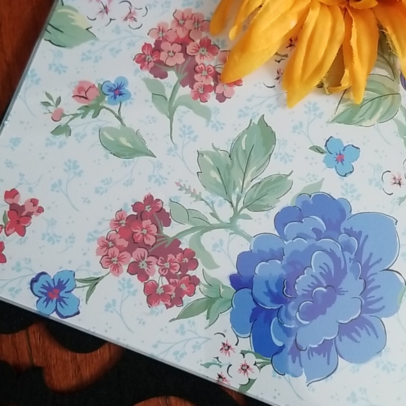 Pioneer woman cutting board - Picture 2 of 4